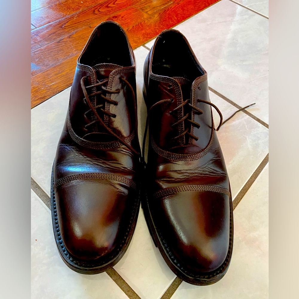 Men’s lace up loafers size 9